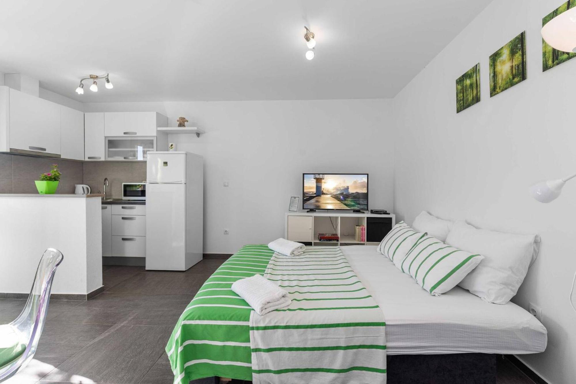 Studio Apartment Sekula シベニク エクステリア 写真